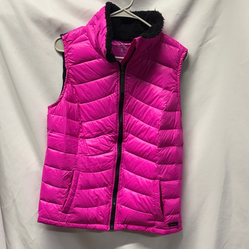 🧣 Calvin Klein Fuchsia Quilted Vest